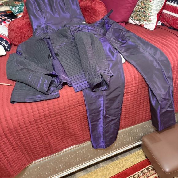 CARLISLE 3Pc Pant Suit - Picture 4 of 15